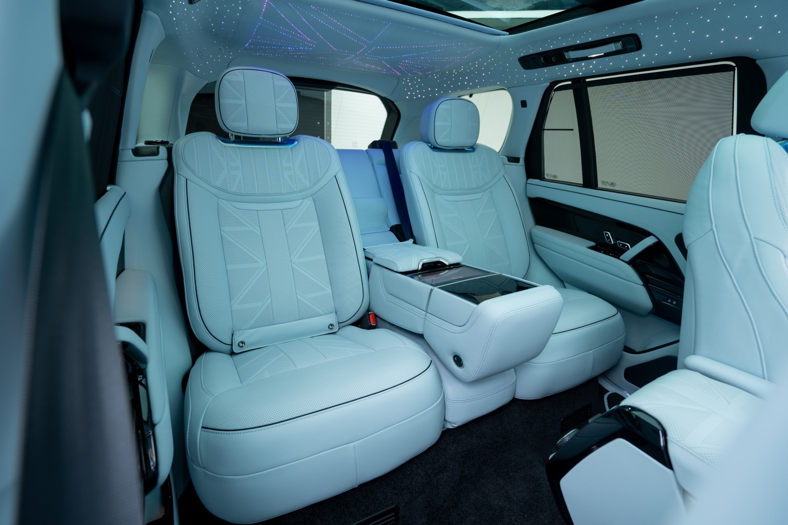 2023 RANGE ROVER P530 AUTOBIOGRAPHY BRABUS CARBON BODY KIT